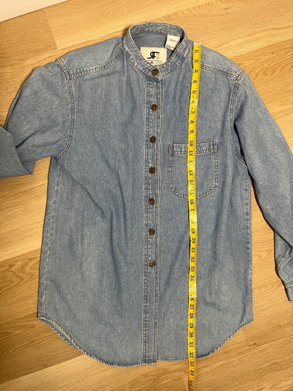 🔥CLEAROUT🔥3/$25🔥2pc women’s | Denim shirt + Crossbody Bag | Size 12 - Picture 5 of 16